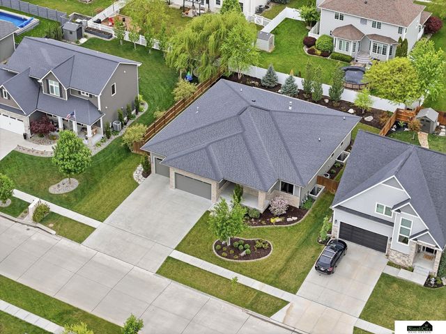 6141 S 97th Street, Lincoln, NE 68526