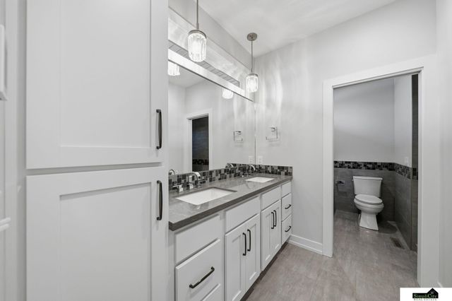6141 S 97th Street, Lincoln, NE 68526