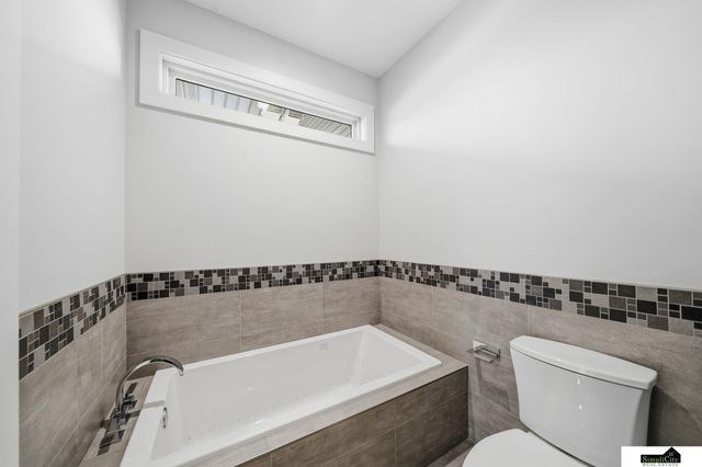6141 S 97th Street, Lincoln, NE 68526