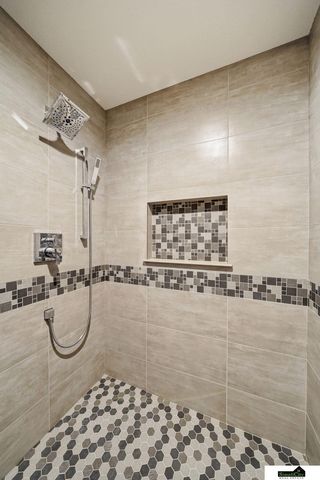 6141 S 97th Street, Lincoln, NE 68526