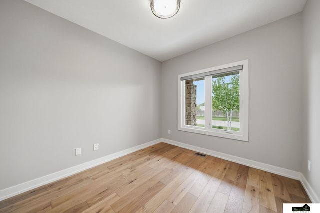 6141 S 97th Street, Lincoln, NE 68526