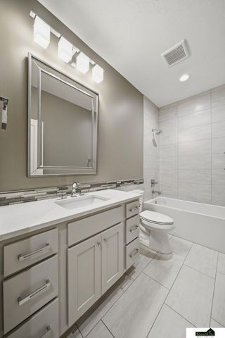 6141 S 97th Street, Lincoln, NE 68526