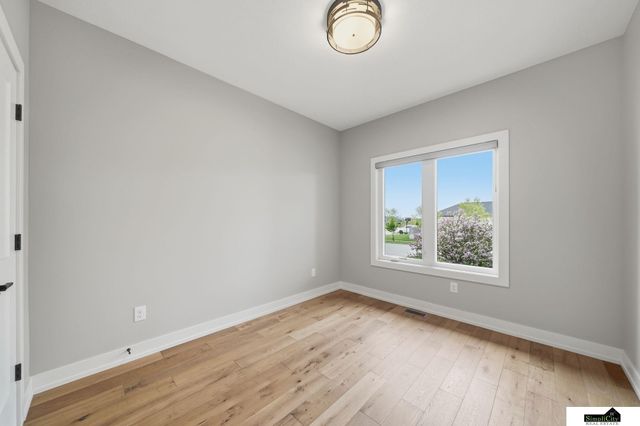 6141 S 97th Street, Lincoln, NE 68526