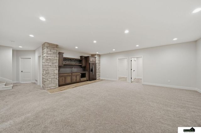 6141 S 97th Street, Lincoln, NE 68526