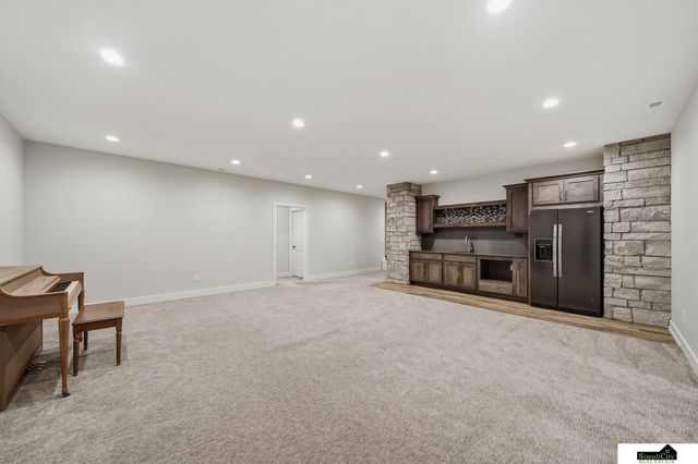 6141 S 97th Street, Lincoln, NE 68526