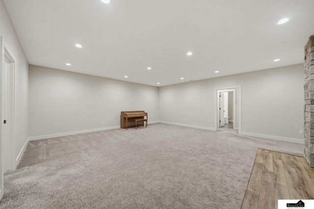 6141 S 97th Street, Lincoln, NE 68526