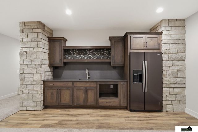 6141 S 97th Street, Lincoln, NE 68526