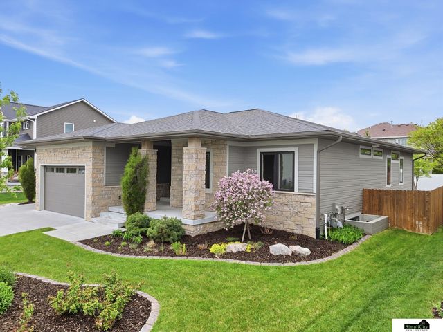 6141 S 97th Street, Lincoln, NE 68526