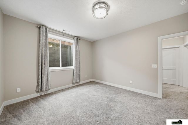6141 S 97th Street, Lincoln, NE 68526