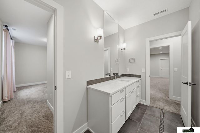 6141 S 97th Street, Lincoln, NE 68526