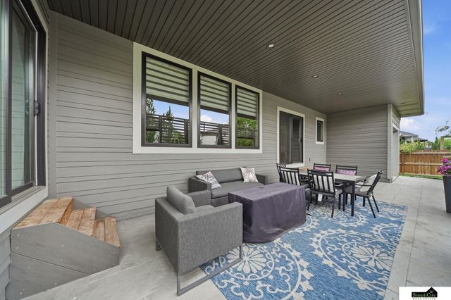 6141 S 97th Street, Lincoln, NE 68526