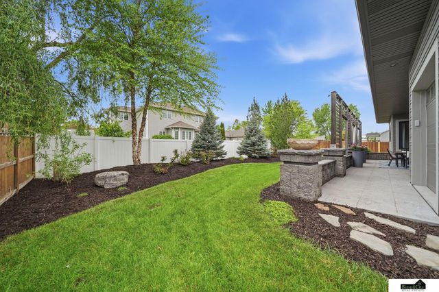 6141 S 97th Street, Lincoln, NE 68526