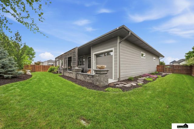 6141 S 97th Street, Lincoln, NE 68526