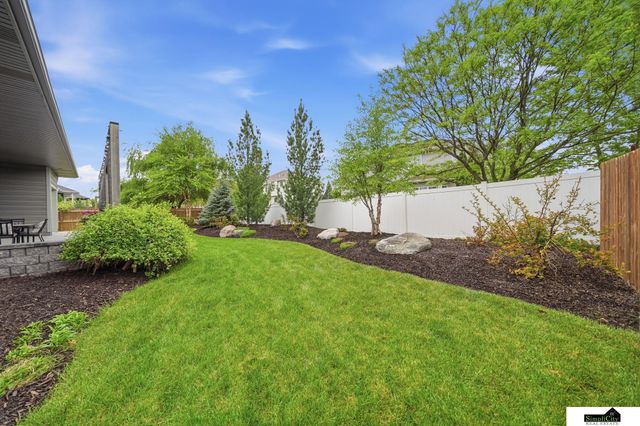 6141 S 97th Street, Lincoln, NE 68526