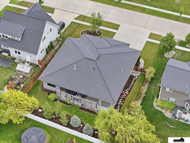 6141 S 97th Street, Lincoln, NE 68526