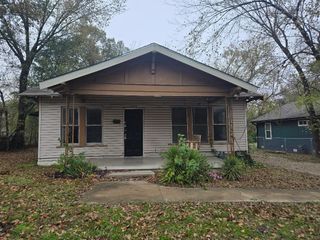 1126 W 6th Avenue, Corsicana, TX 75110