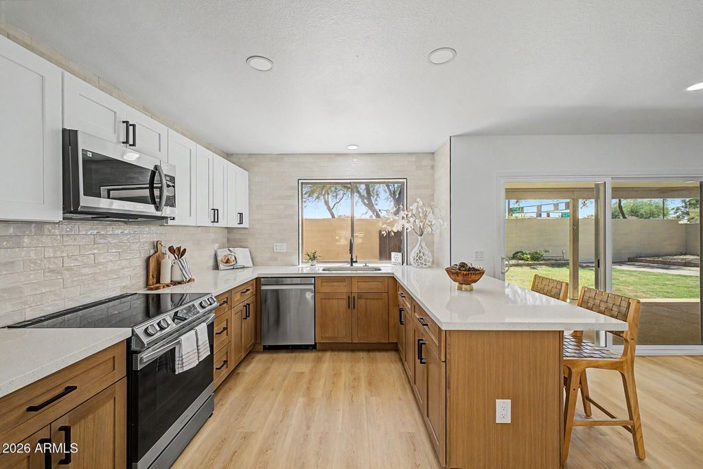 302 N 166TH Lane, Goodyear, AZ 85338