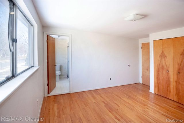 16083 Kirkshire Avenue, Beverly Hills Village, MI 48025