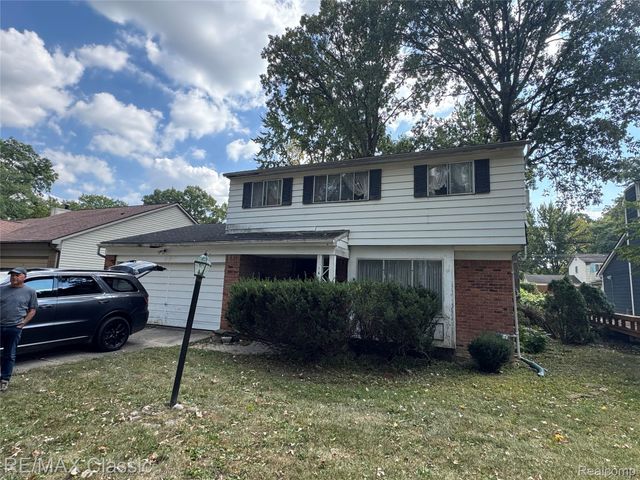 16083 Kirkshire Avenue, Beverly Hills Village, MI 48025