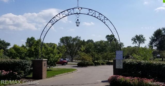 16083 Kirkshire Avenue, Beverly Hills Village, MI 48025