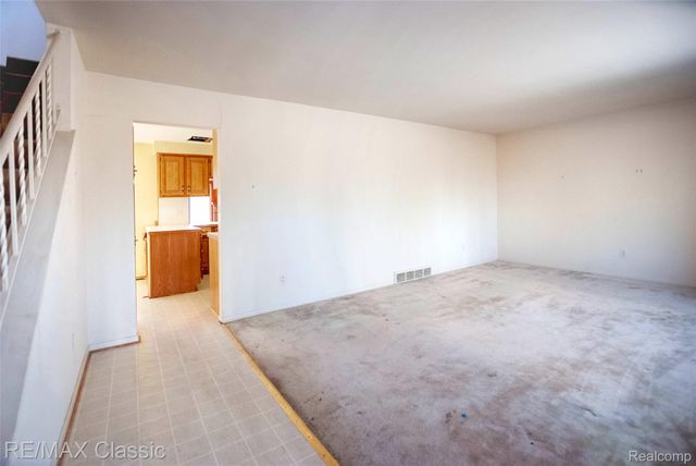 16083 Kirkshire Avenue, Beverly Hills Village, MI 48025