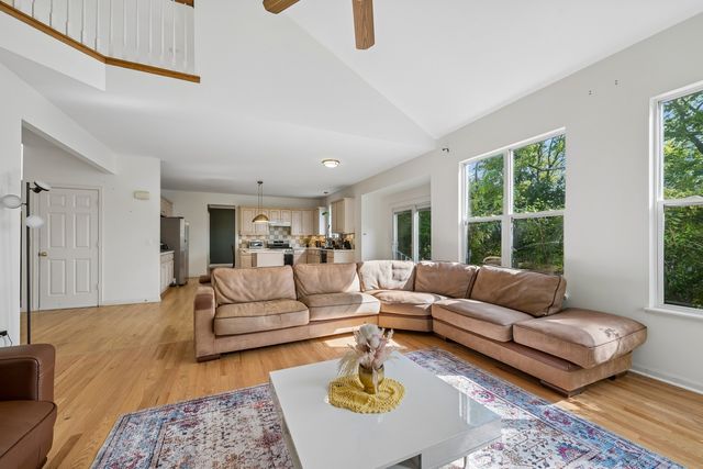 915 Charlton Road, Lake Villa, IL 60046