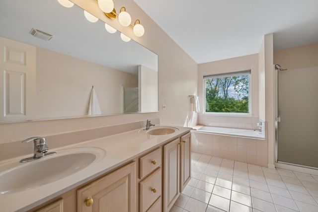 915 Charlton Road, Lake Villa, IL 60046