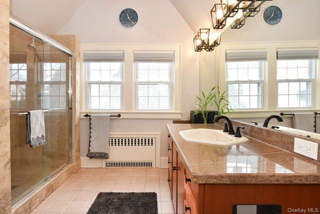 62 Hudson Road, Floral Park, NY 11001