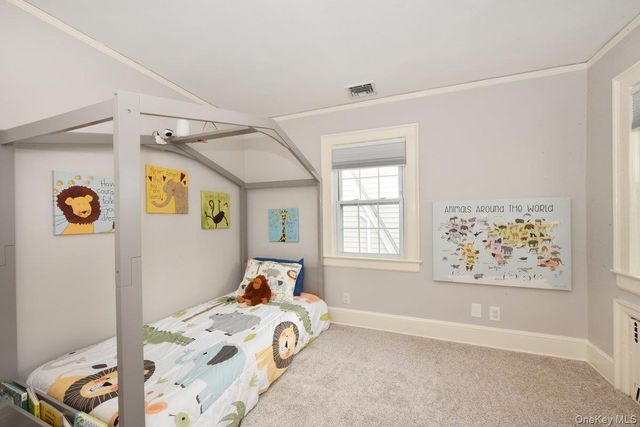 62 Hudson Road, Floral Park, NY 11001