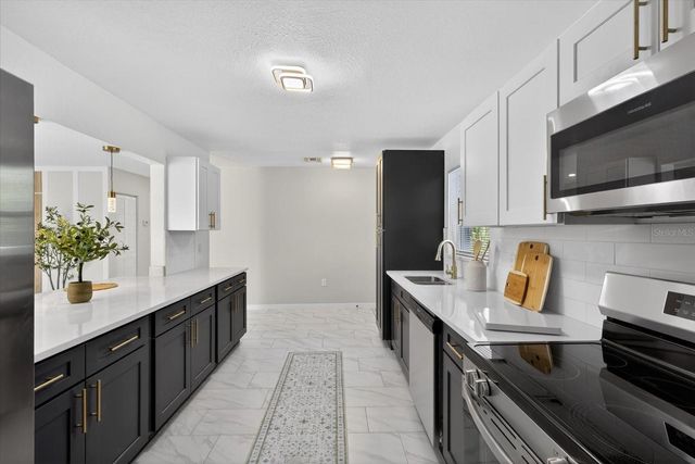 2175 20TH AVENUE SW, Largo, FL 33774