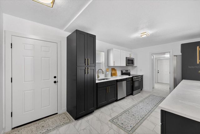 2175 20TH AVENUE SW, Largo, FL 33774