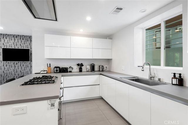 468 Sycamore Gln, Pasadena, CA 91105