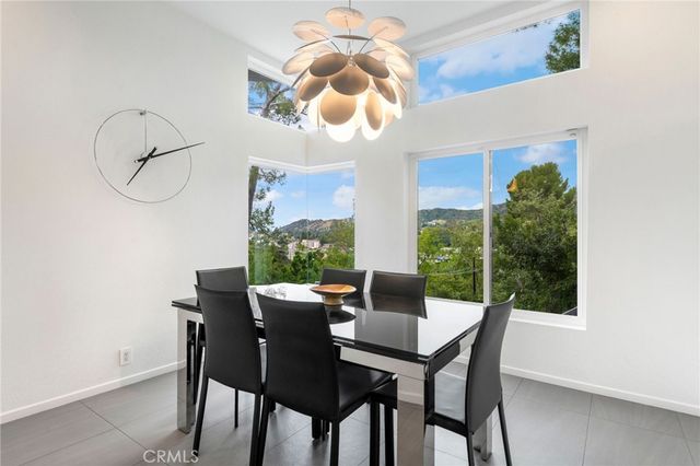 468 Sycamore Gln, Pasadena, CA 91105