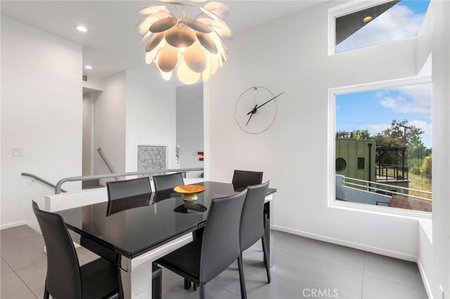 468 Sycamore Gln, Pasadena, CA 91105
