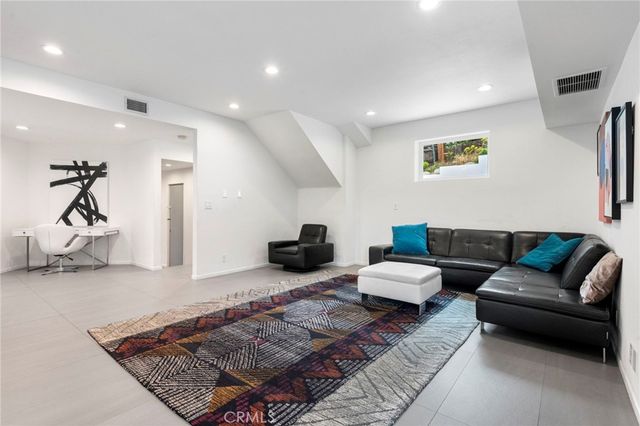 468 Sycamore Gln, Pasadena, CA 91105