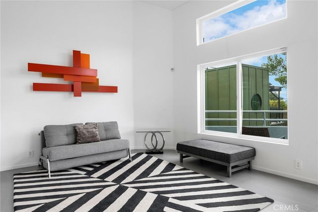 468 Sycamore Gln, Pasadena, CA 91105