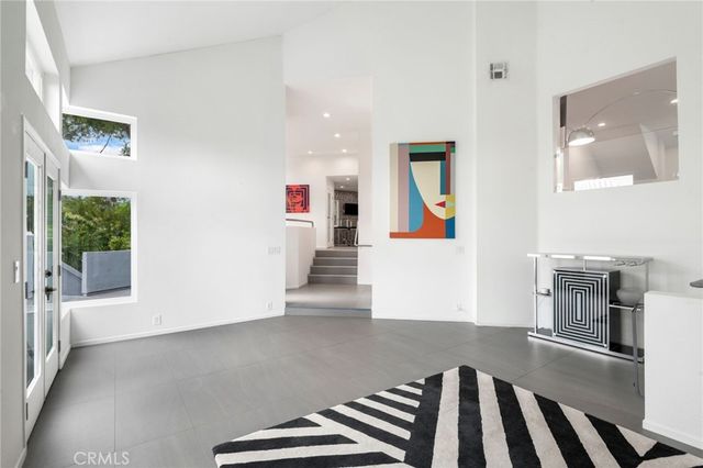 468 Sycamore Gln, Pasadena, CA 91105