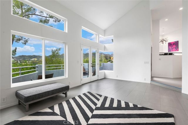 468 Sycamore Gln, Pasadena, CA 91105