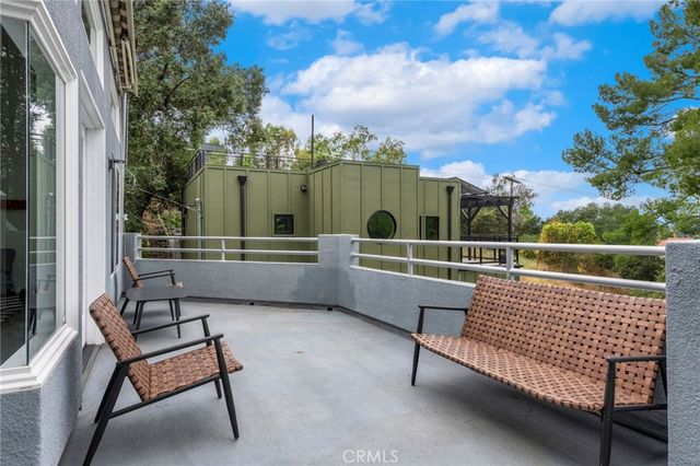 468 Sycamore Gln, Pasadena, CA 91105