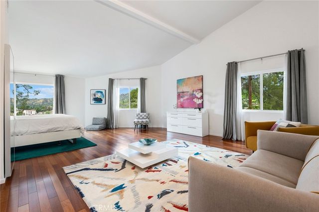 468 Sycamore Gln, Pasadena, CA 91105