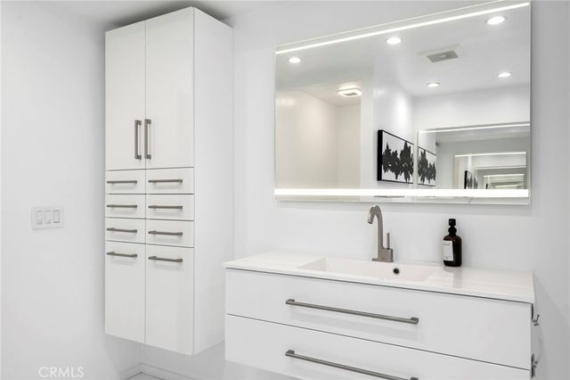 468 Sycamore Gln, Pasadena, CA 91105