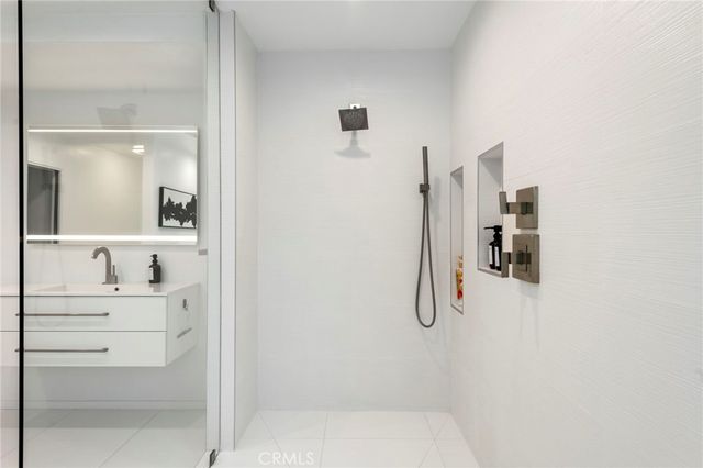 468 Sycamore Gln, Pasadena, CA 91105