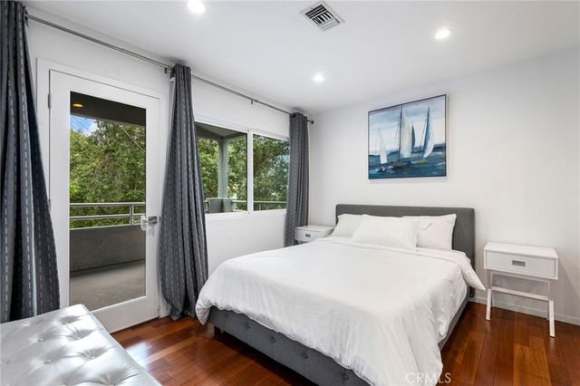 468 Sycamore Gln, Pasadena, CA 91105