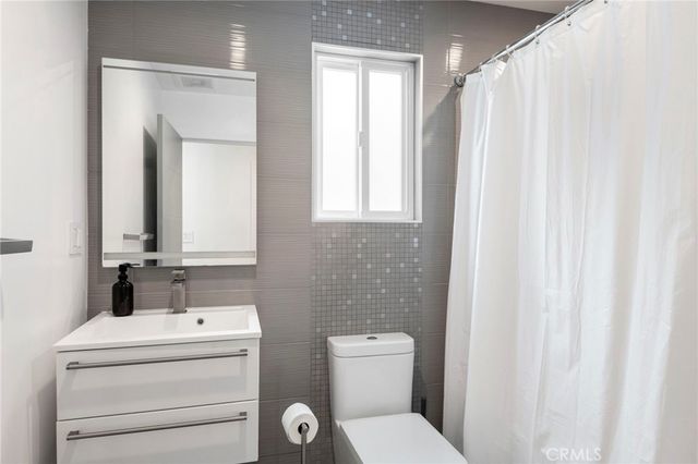 468 Sycamore Gln, Pasadena, CA 91105