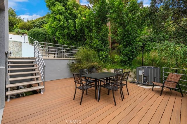 468 Sycamore Gln, Pasadena, CA 91105