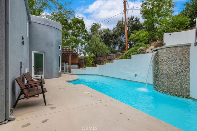 468 Sycamore Gln, Pasadena, CA 91105