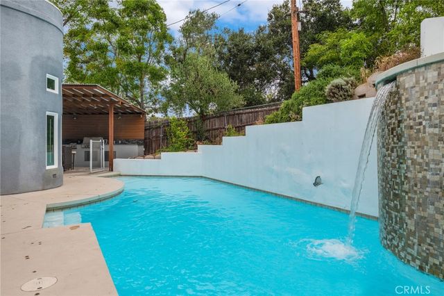 468 Sycamore Gln, Pasadena, CA 91105