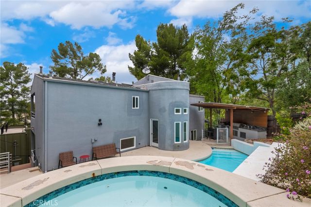 468 Sycamore Gln, Pasadena, CA 91105