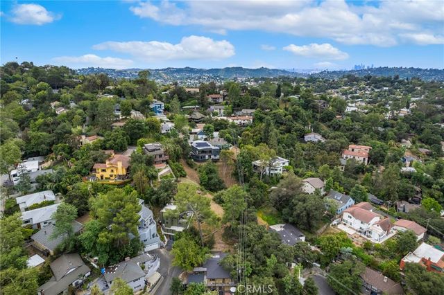 468 Sycamore Gln, Pasadena, CA 91105