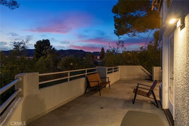 468 Sycamore Gln, Pasadena, CA 91105